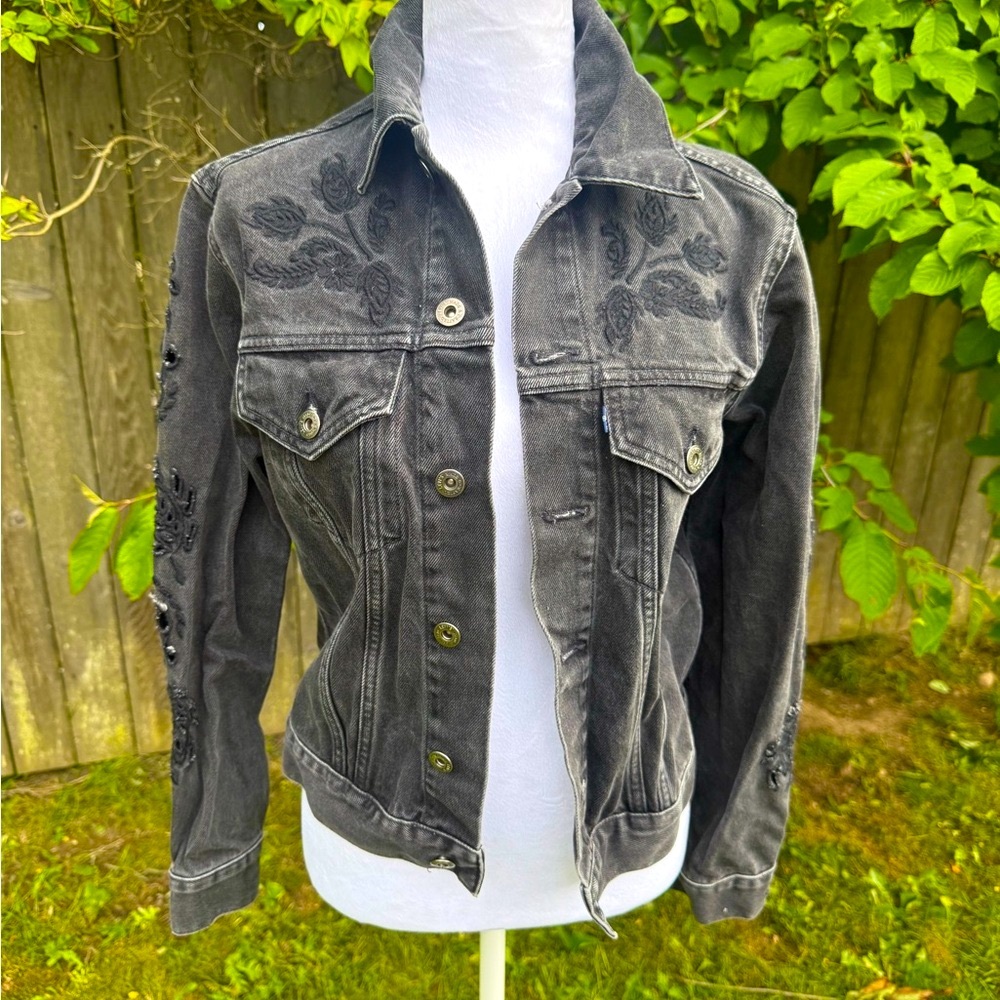 Black Levis Edgy Perforated Embroidered Denim Jacket. Small